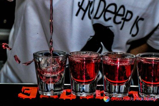 Deep Throat SHOT BAR